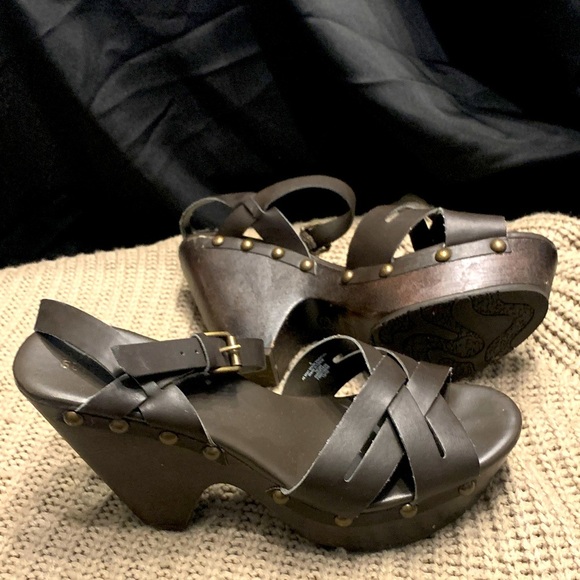 Brown Strappy Platform Sandals, size 8, Super comfy - Picture 1 of 4